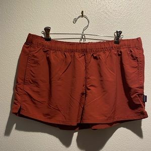 Patagonia Barely Baggies shorts size XL